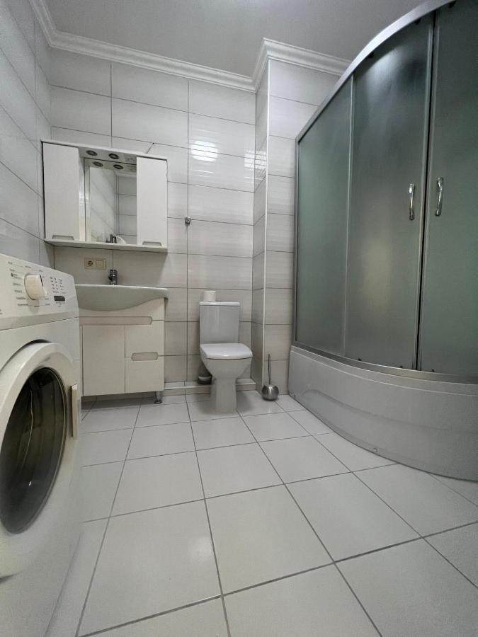 Затишні Апартаменти Two Cernăuți Exterior foto